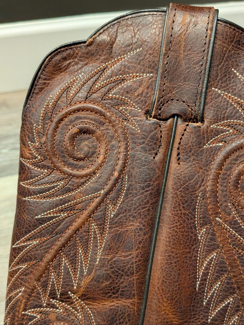 Justin Size 7B Women's Boot w/ Cognac Damiana Cow Foot w/ Narrow Snipped Toe - Picture 7 of 8